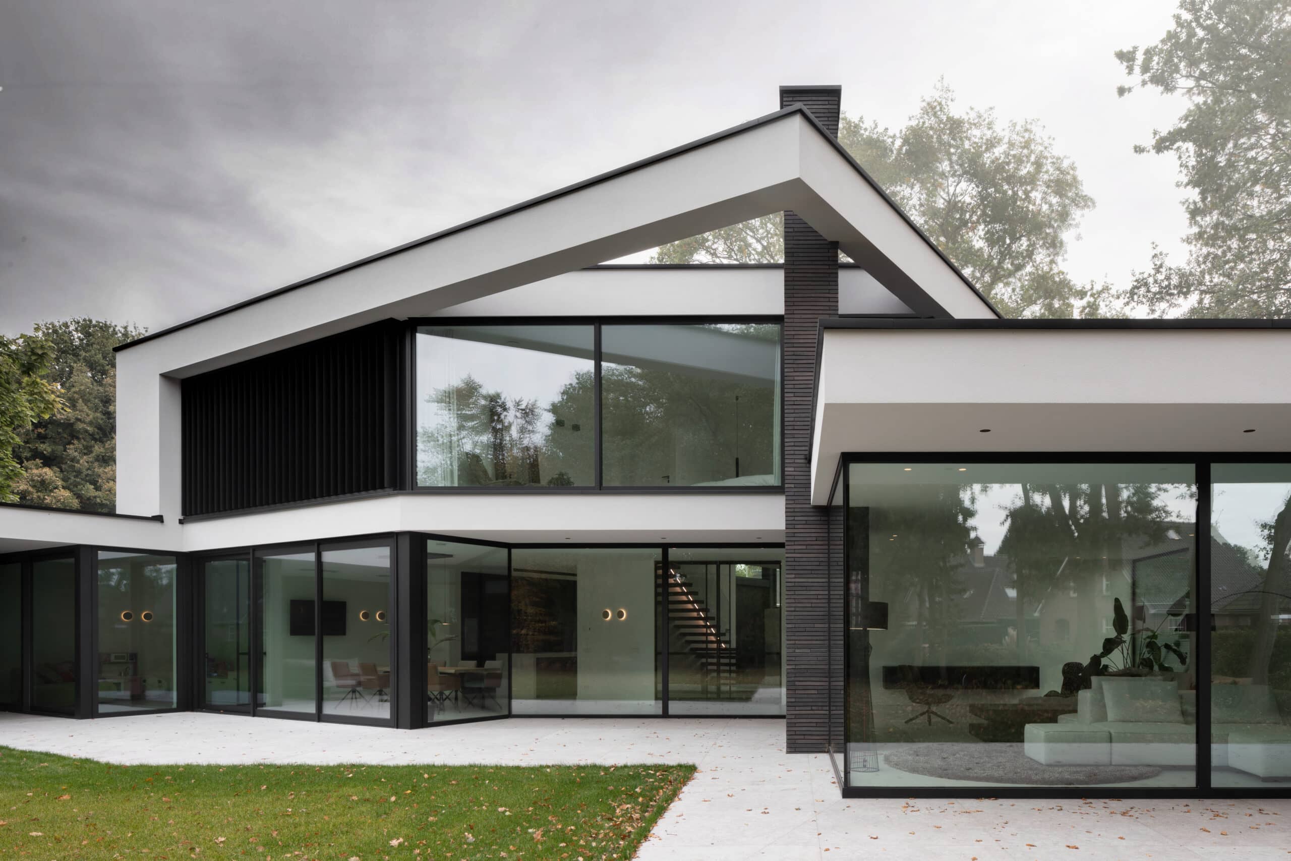 Anglehouse closeup transparant licht exterieur interieur glas